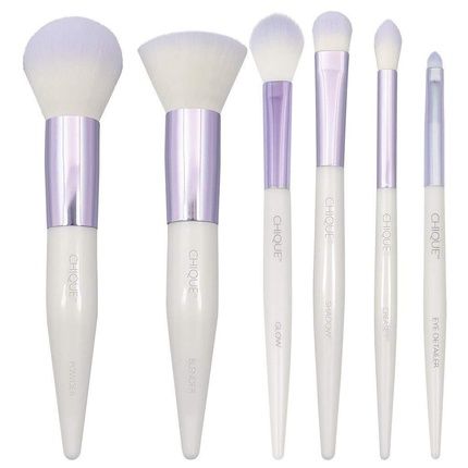 Chique Studio Small Eyeshadow Brush