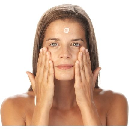 Garnier After Sun Lotion With Aloe Vera Cooling Body Lotion Ambre Solaire Soothing Moisturising Milk 400Ml