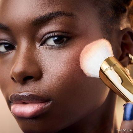 Catrice Wonder Woman Blush Brush Vegan - Image 3