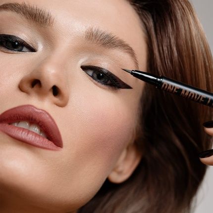 Inglot One Move Liquid Eyeliner Waterproof Formula Extremely Durable Delicate - Image 3