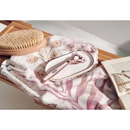 Wilkinson Sword Quattro For Women Premium Metal Rose Gold Razor Handle With 5 Blade Refills - Image 3