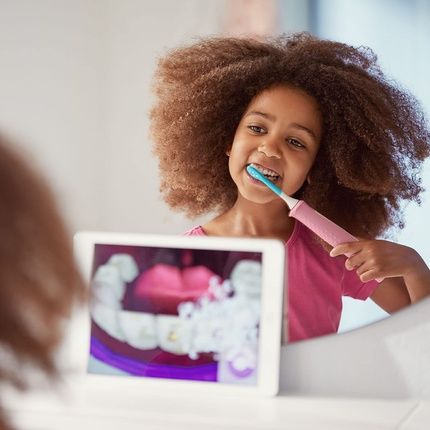Philips Sonicare For Kids Electric Toothbrush Hx6352/42 With Sonic Technology For Gentle Cleaning - Pink - Image 3