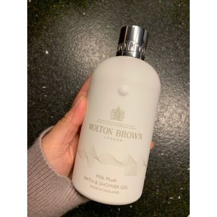 Molton Brown Milk Musk Bath & Shower Gel 300Ml - Image 3