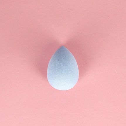 T4B Ilu Drop-Shaped Makeup Sponge For Foundation, Concealer, And Powder Blue - Image 3
