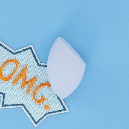 T4B Ilu Olive-Shaped Makeup Sponge For Foundation, Concealer And Powder Blue - Image 3