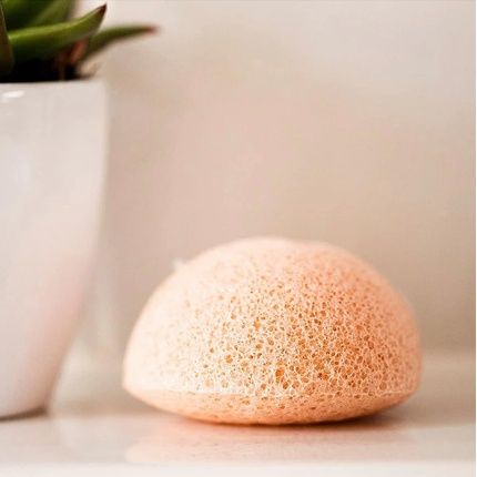 Benecos Natural Cosmetics Konjac Sponge Red Clay 100% Biodegradable - Image 3