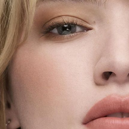 Estee Lauder The Sculpting Powder Blush With Buildable Color Long Lasting - Image 3