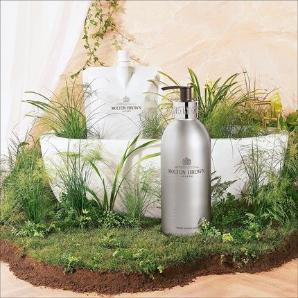 Molton Brown Fiery Pink Pepper Infinite Bottle - Image 3