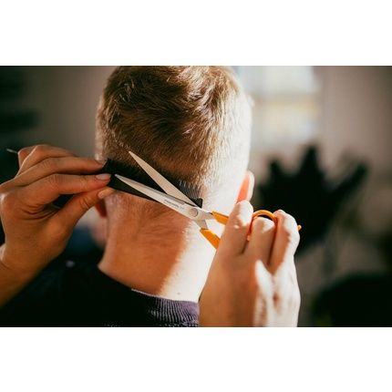 Fiskars Classic Hair Scissors With Finger Rest For Right And Left-Handed Use - Image 3