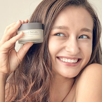 Blithe Pressed Serum Gold Apricot Niacinamide Day Cream For Mature Skin 50Ml - Image 3