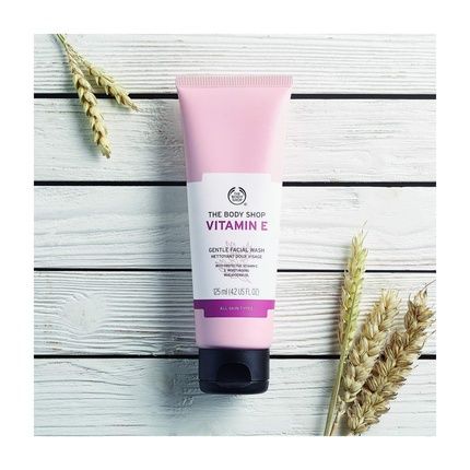 The Body Shop Vitamin E Gentle Facial Wash 125Ml - Image 3
