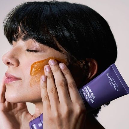 Novexpert Pro-Retinol Cleansing Balm Gentle Facial Cleanser With Anti-Aging Benefits - Image 3