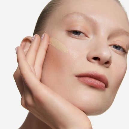 Inglot Skin Focused Care Face Foundation Spf 50+ 301 Light Olive - Image 3