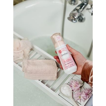 Femfresh Moisturisation & Comfort Daily Intimate Foam Wash With Shea Butter & Oat Milk Extracts 150Ml