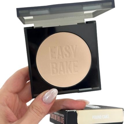 Huda Beauty Easy Bake And Snatch Compact Powder Pound Cake