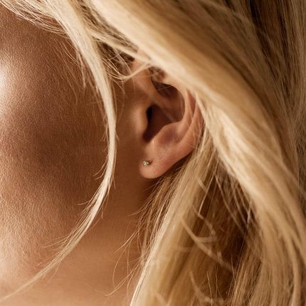 Blomdahl Hypoallergenic Golden Titanium 3Mm Cz Aquamarine Prong Set Stud - Image 3