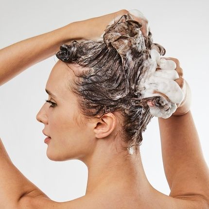 Bumble And Bumble Thickening Volumizing Shampoo 2.03 Fl Oz - Image 3