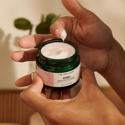 The Body Shop Vitamin E Moisture Cream 50Ml For All Skin Types - Image 3