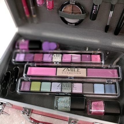 Zmile Cosmetics Merry Berry Vegan Cosmetics Case - Image 3