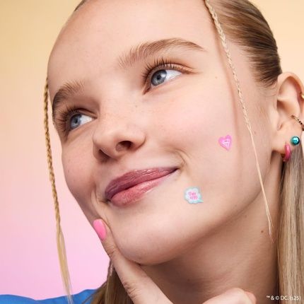 Essence Superman Pimple Patches - Soothing And Protecting Treatments - Image 3