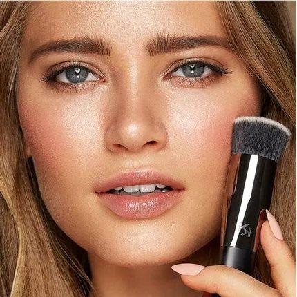 Kiko Milano Face 05 Round Foundation Brush Flat-Topped Synthetic