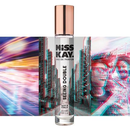 عطر Miss Kay Seeing Double Eau De Parfum 25 مل - رائحة غنية ومشاكسة - روائح نبات شينوس مول والبرتقال والجريب فروت - صنع في إيطاليا، نباتي 100%، ولم يتم الإساءة إلى الحيوانات لتصنيعه وخالي من البارابين.