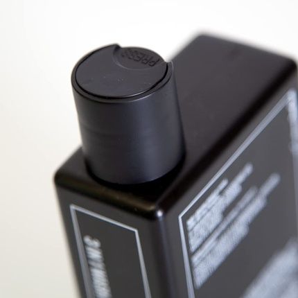 Uppercut Deluxe 3 In 1 Wash For Hair, Face And Body With Coconut Oil And Bay Rum Fragrance 240Ml - Image 3