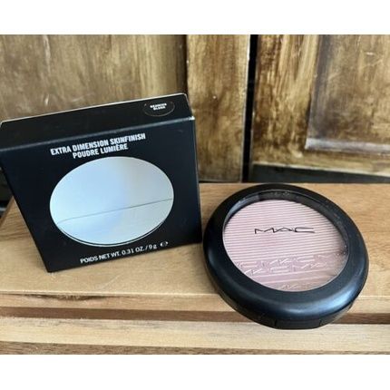 Mac Extra Dimension Skinfinish Liquid Powder Beaming Blush Highlighter 0.31 Oz - Image 4