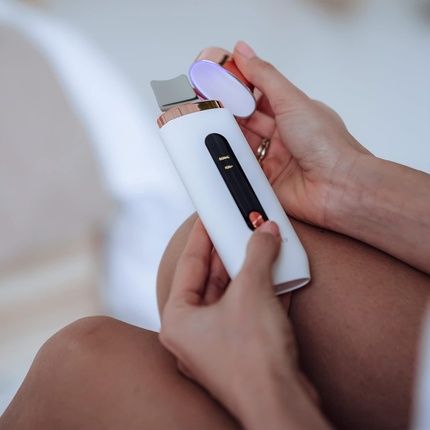 Beautifly B-Scrub Ultrasonic Exfoliating Device For Face Skin Scrubber White - Small