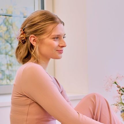 Invisibobble Clipstar M Oasis Heaven Blue Medium Hair Clip For Secure Hold - Image 3