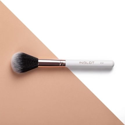 Inglot Makeup Brush 202 - Image 3