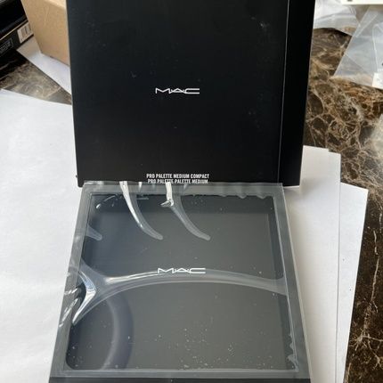 Mac Pro Palette Medium Compact - Empty - New In Box
