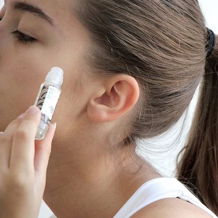 Australian Bodycare Spot Stick Tea Tree Oil Anti-Pimple Stick 9Ml - Image 3