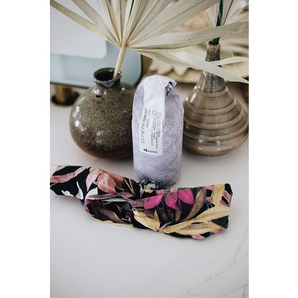 Davines This Is A Primer For Natural Shine Anti-Humidity And Bodyfying Effect 8.45 Oz. - Image 3