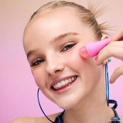 Essence Superman Silicone Blush Brush Vegan Nanoparticles Free - Image 3