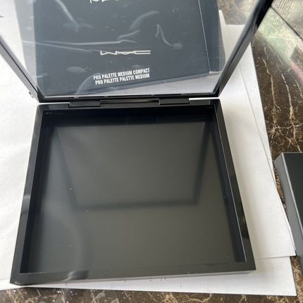 Mac Pro Palette Medium Compact - Empty - New In Box - Image 3