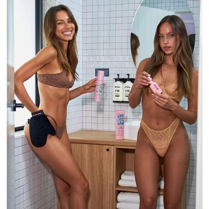 The Fox Tan Luxe Velvet Tanning Mitt Self-Tanning Glove - Reusable And One Size - Image 3