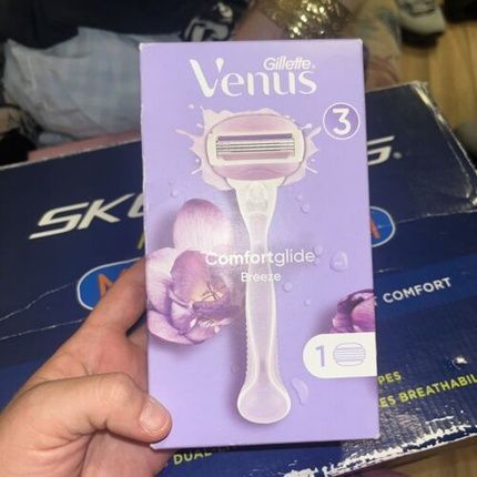 Gillette Venus Comfortglide Breeze Scented Razor 3 Blades New - Image 4