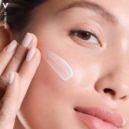 Vichy Mineral 89 100H Moisture Boosting Rich Cream With Hyaluronic Acid For Dry Skin - Image 3