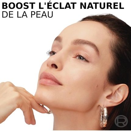 L'Oreal Paris Revitalift Clinical Vitamin C For Radiance, Pores, And Wrinkles - Image 3