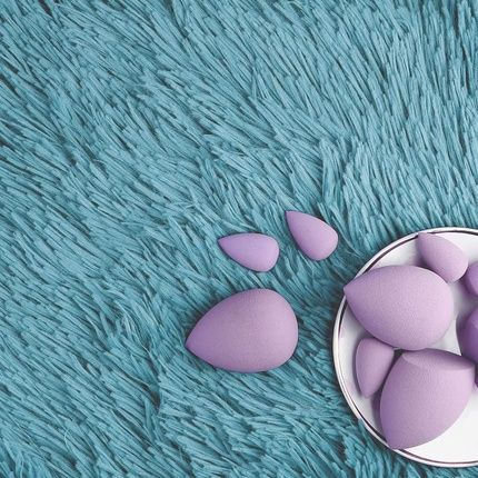 T4B Ilu Drop-Shaped Makeup Sponge For Foundation, Concealer, And Powder (Purple) - Image 3