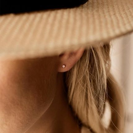 Blomdahl Hypoallergenic Golden Titanium 3Mm Cz Light Rose Prong Set Stud - Image 3