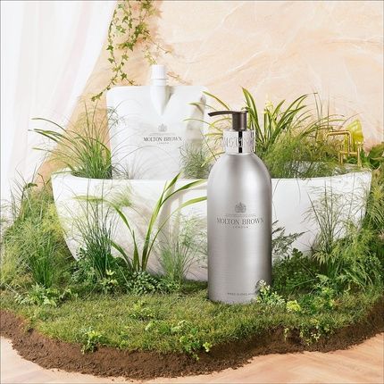 Molton Brown Re-Charge Black Pepper Infinite Bottle One Size - Image 3