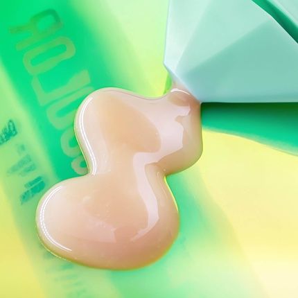 Bondi Sands Technocolor Emerald Self-Tanning Face Serum Easy Application Streak Free Tan Enriched With Vitamin C & Chamomile 50Ml - Image 3